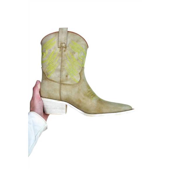 NEW SHU SHOP zahara boots in sand - Picture 1 of 2